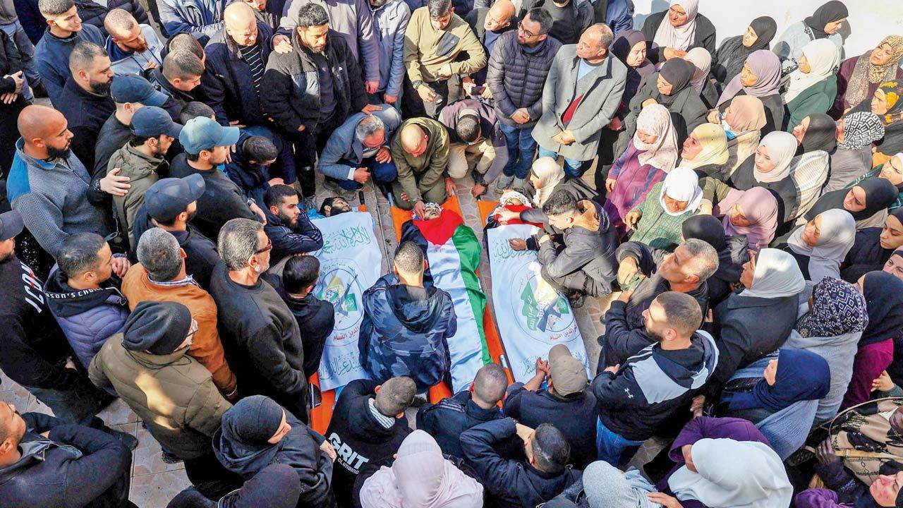 Gaza ceasefire talks hit a snag; deal may be delayed