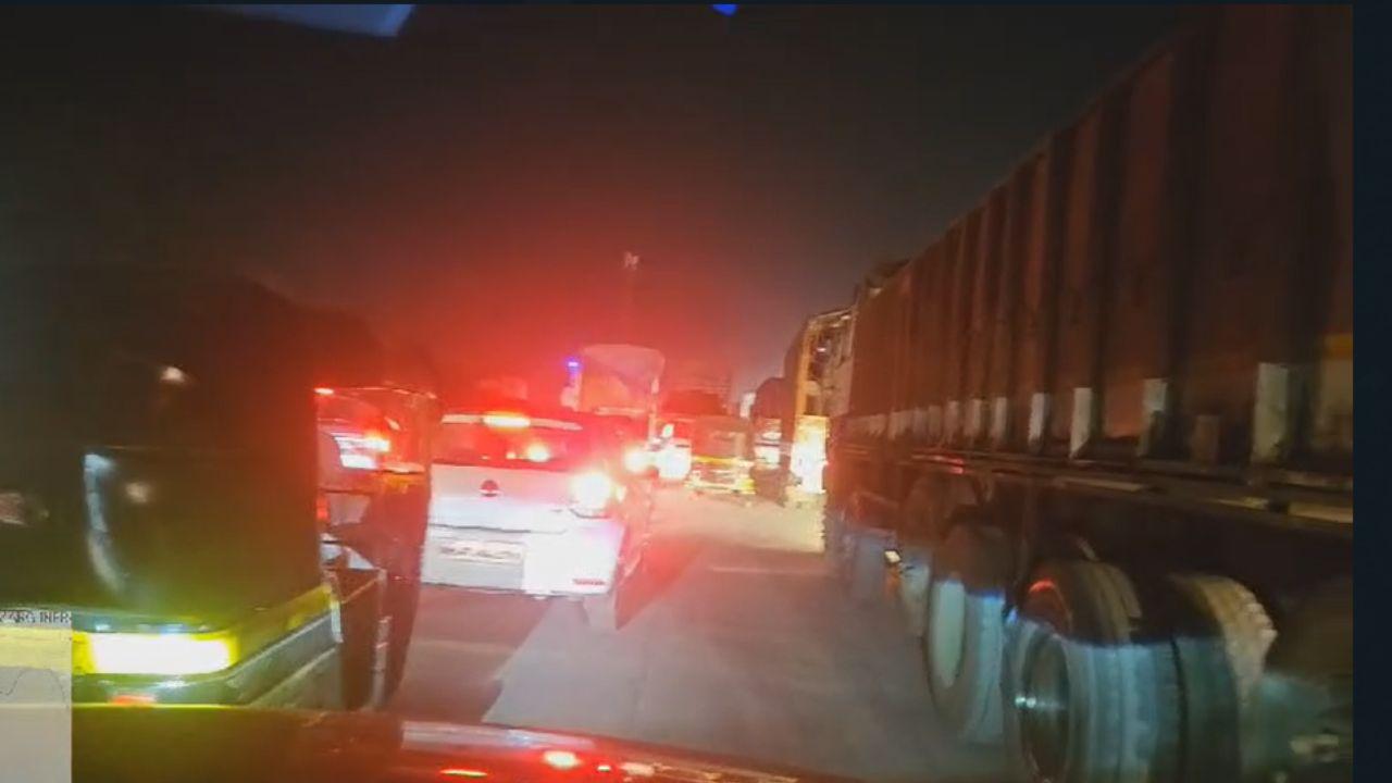 Many commuters expressed frustration as they were stuck in traffic for several hours without prior notice about the work or alternative routes