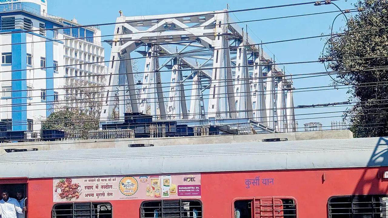 Karnak railway flyover’s 550-metric-ton girder successfully shifted
