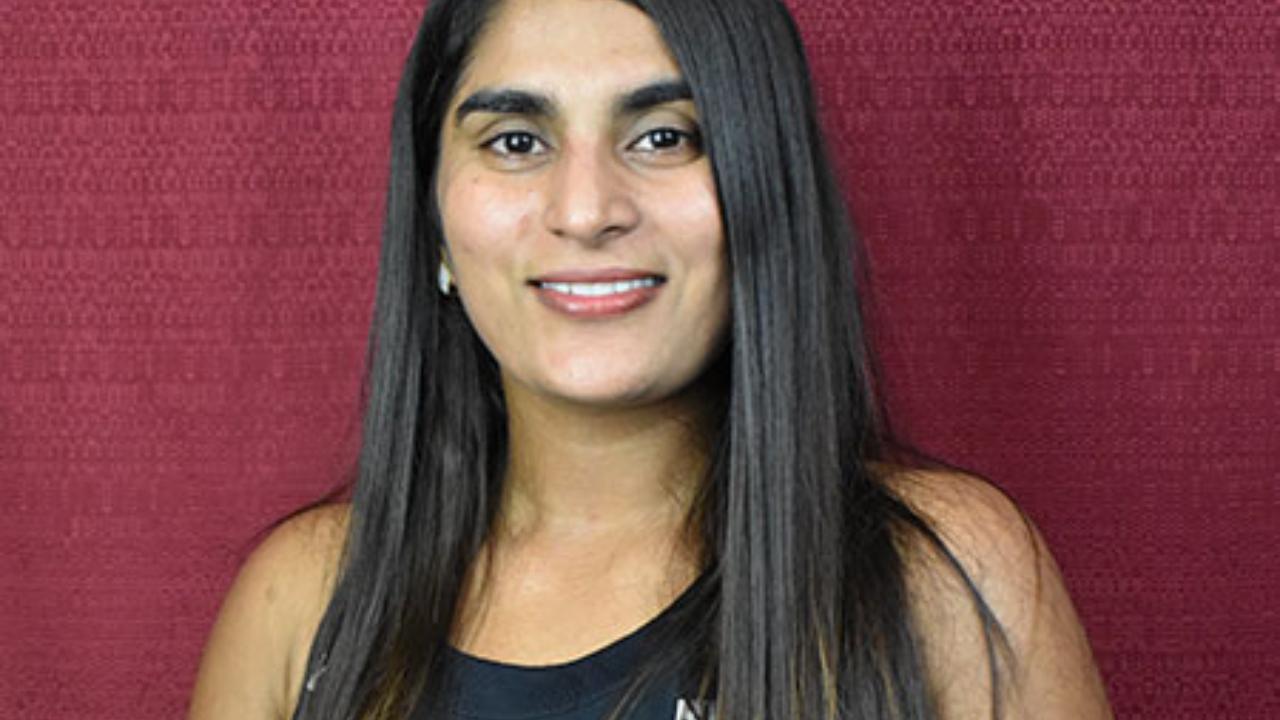 Himani is an alumni of Delhi's Miranda House college where she completed her bachelor's degree in Political Science and Physical Education. Her brother, Himanshu, is also a tennis player