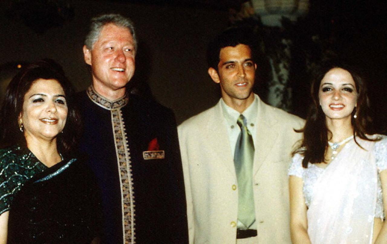Hrithik and Sussanne with former US president Bill Clinton at a dinner hosted by the American India Foundation in Mumbai. 