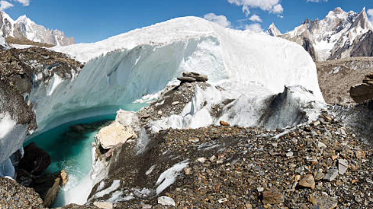 India, China decide to resume Kailash Mansarovar Yatra, direct flights