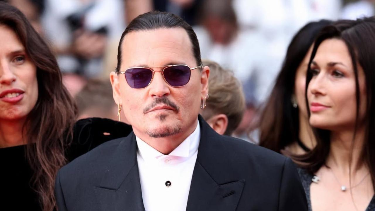 Johnny Depp warns fans about online scammers impersonating him to extort money