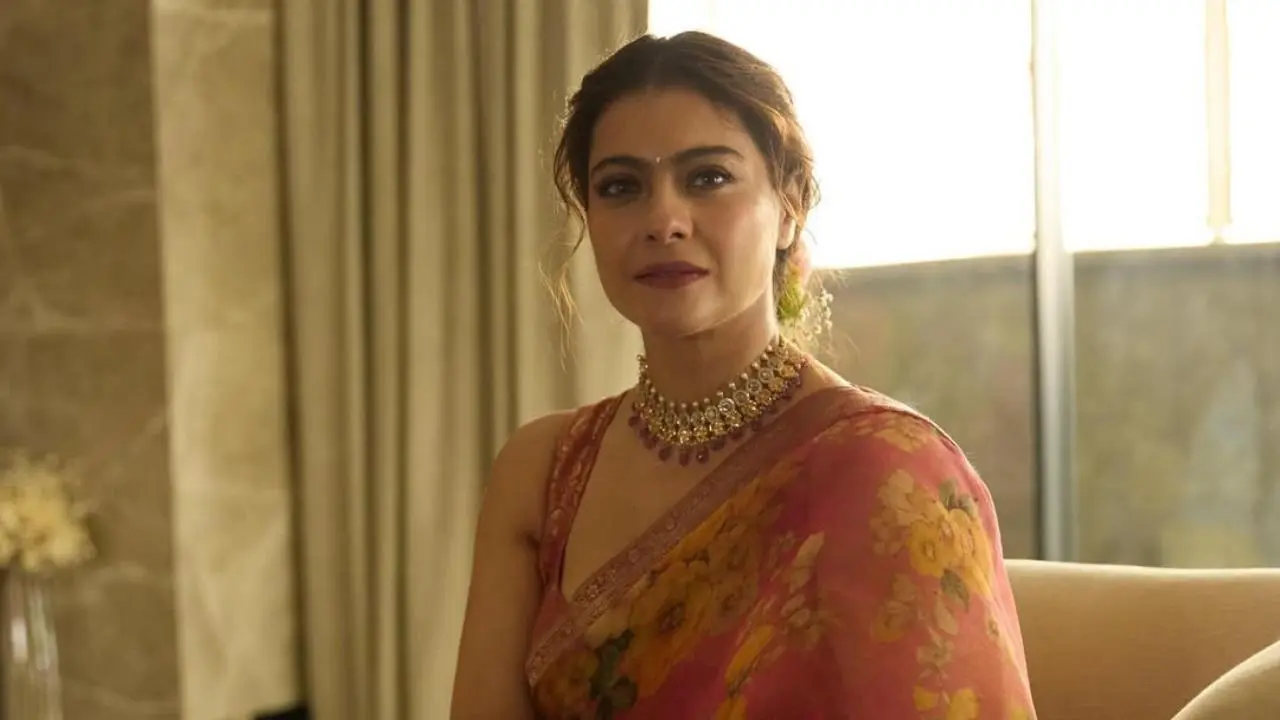 Indonesian delegation sing Hindi song 'Kuch Kuch Hota Hai', Kajol reacts