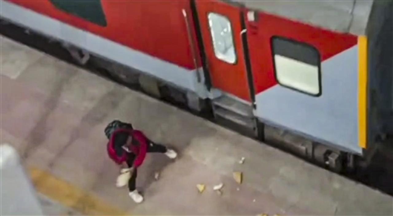 Kumbh-bound passengers clash at Madhya Pradesh railway stations over overcrowding