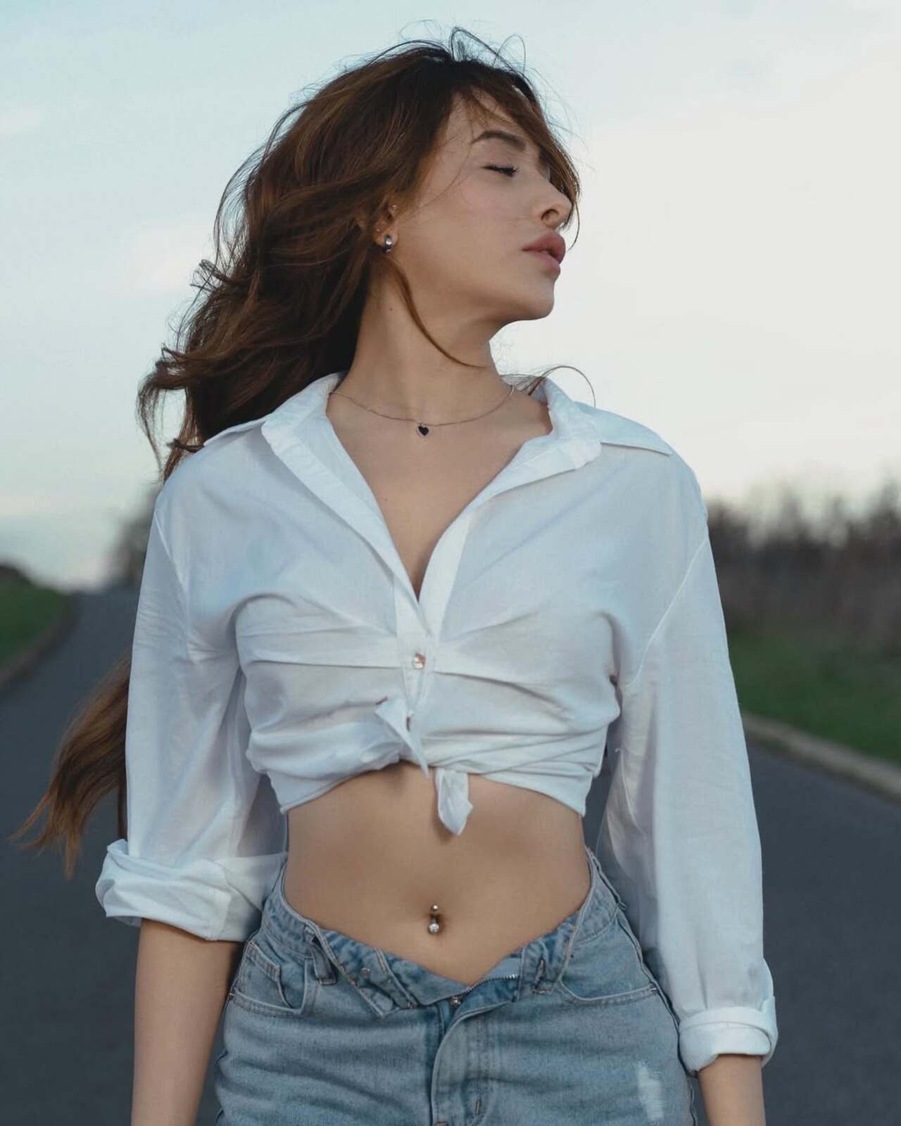 Mahira grew close to Bigg Boss 13 co-contestant Paras Chhabra. He is known for winning Splitsvilla 5 and also did several fictional shows. They parted ways in 2023. 