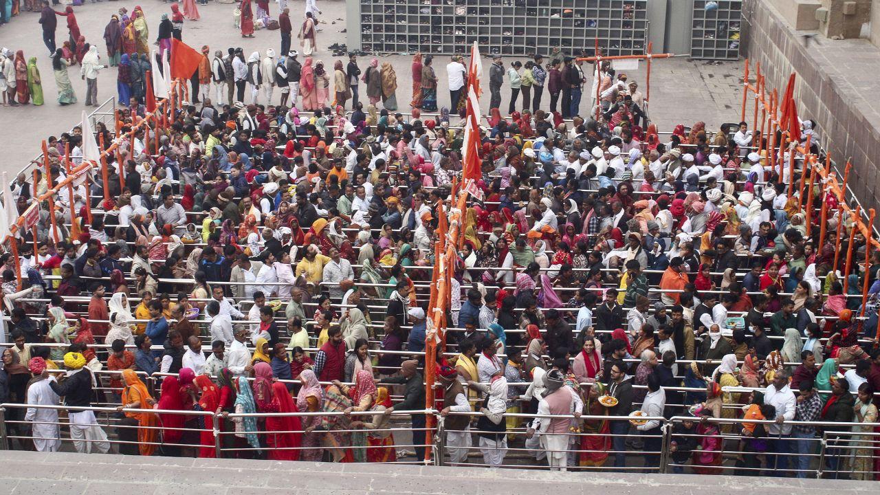 In many parts of the country, devotees perform sacred rituals at various ghats, honoring the sun and its life-giving energy