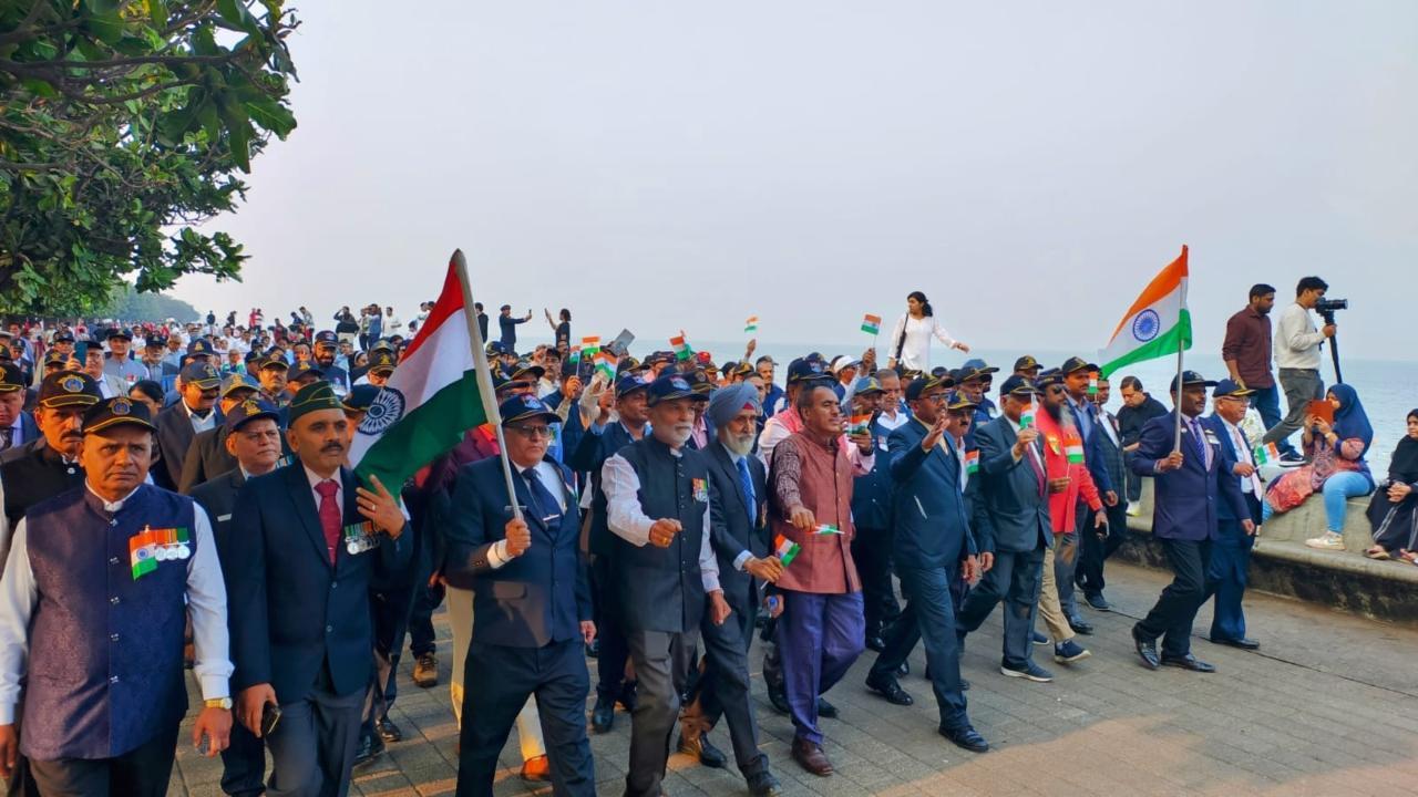 Over 500 veterans participate in parade held at Marine Drive in Mumbai