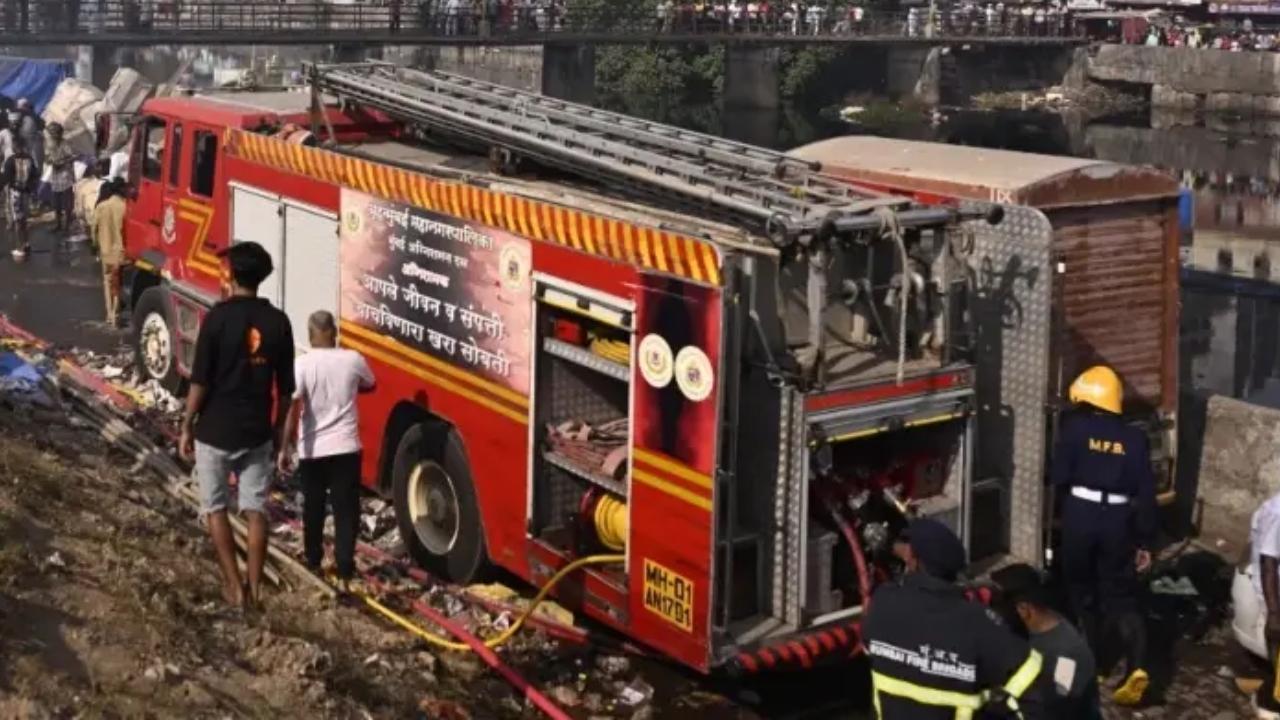 Five injured after part of house collapses in Mumbai's Jogeshwari