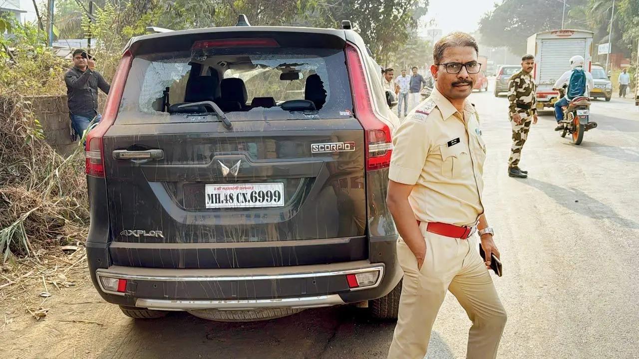 Maharashtra: Two shot at in firing incident in front of cops in Naigaon