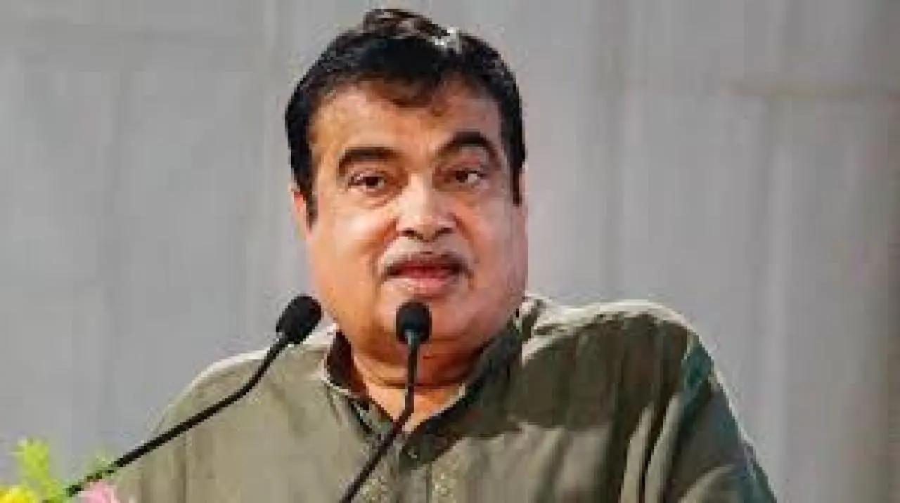 Fadnavis to sign MoUs worth Rs 50k cr at 'Advantage Vidarbha': Gadkari