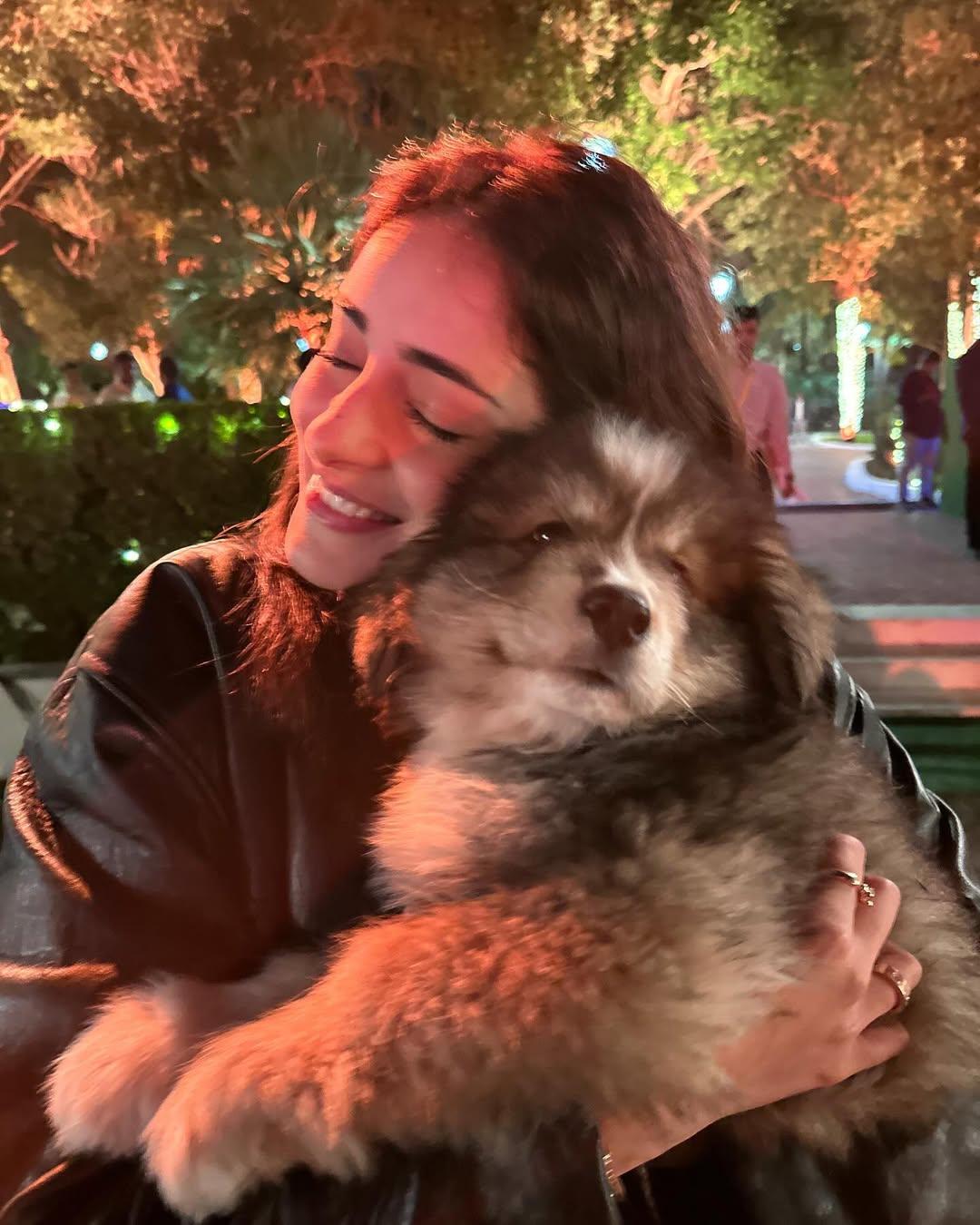 Ananya Panday posted a picture with her pet as she wished everyone on New Year's eve