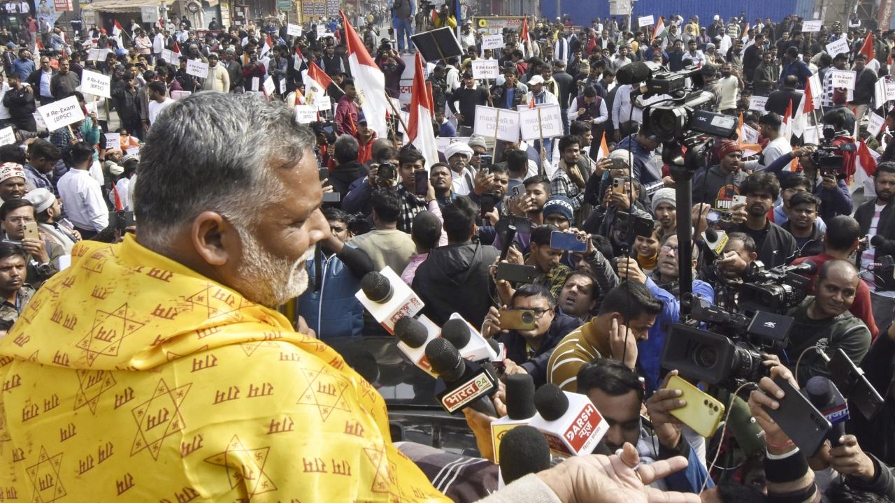 Earlier in the day, supporters of Yadav gathered near the Patna Science College in the morning and attempted to stop vehicles to enforce the bandh called by the Purnea MP. Yadav's supporters also burnt effigies of top officials of the BPSC on Ashok Rajpath, demanding the cancellation of the December 13 exam