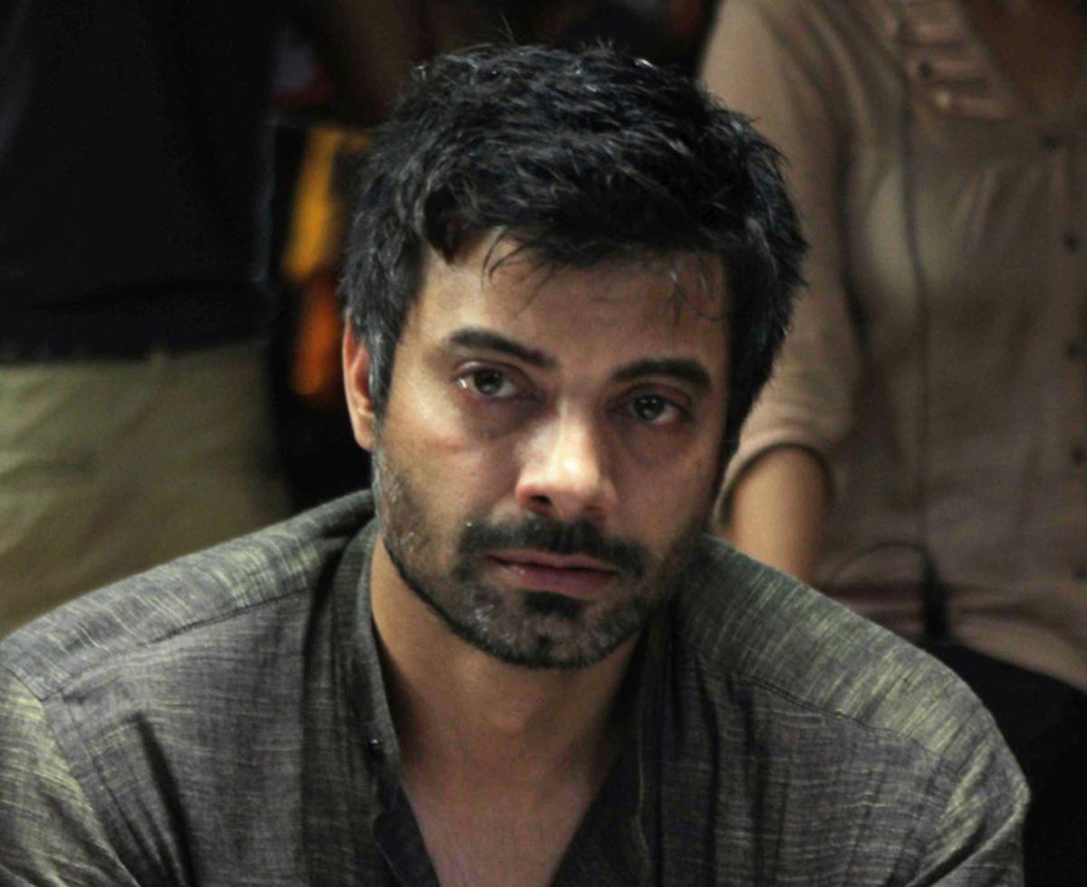 Rahul played a struggling actor caught in a web of deceit and desperation. His raw and intense performance was a masterclass in authenticity.