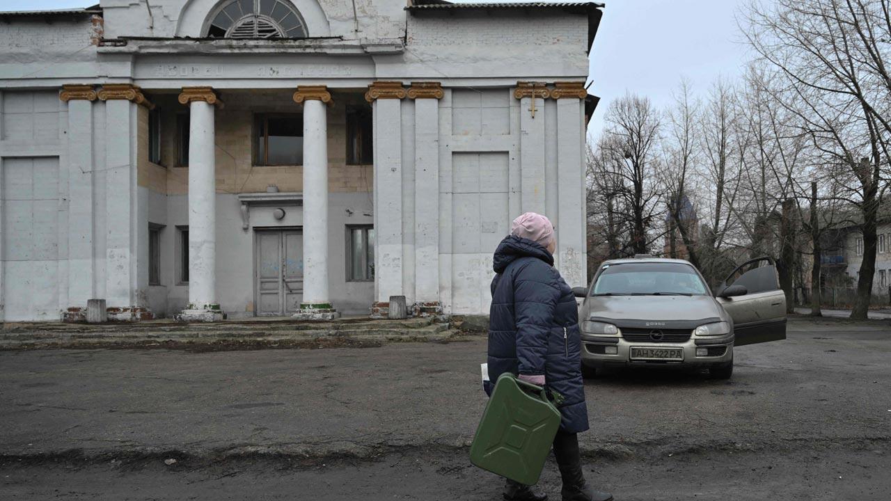Russia says its troops have captured a strategic town in eastern Ukraine
