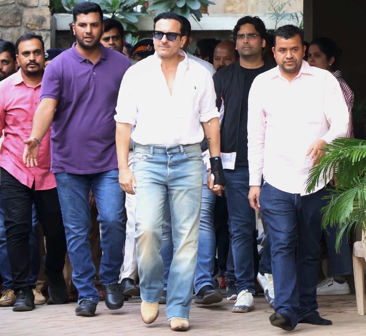 Saif Ali Khan was discharged from the Lilavati hospital this evening