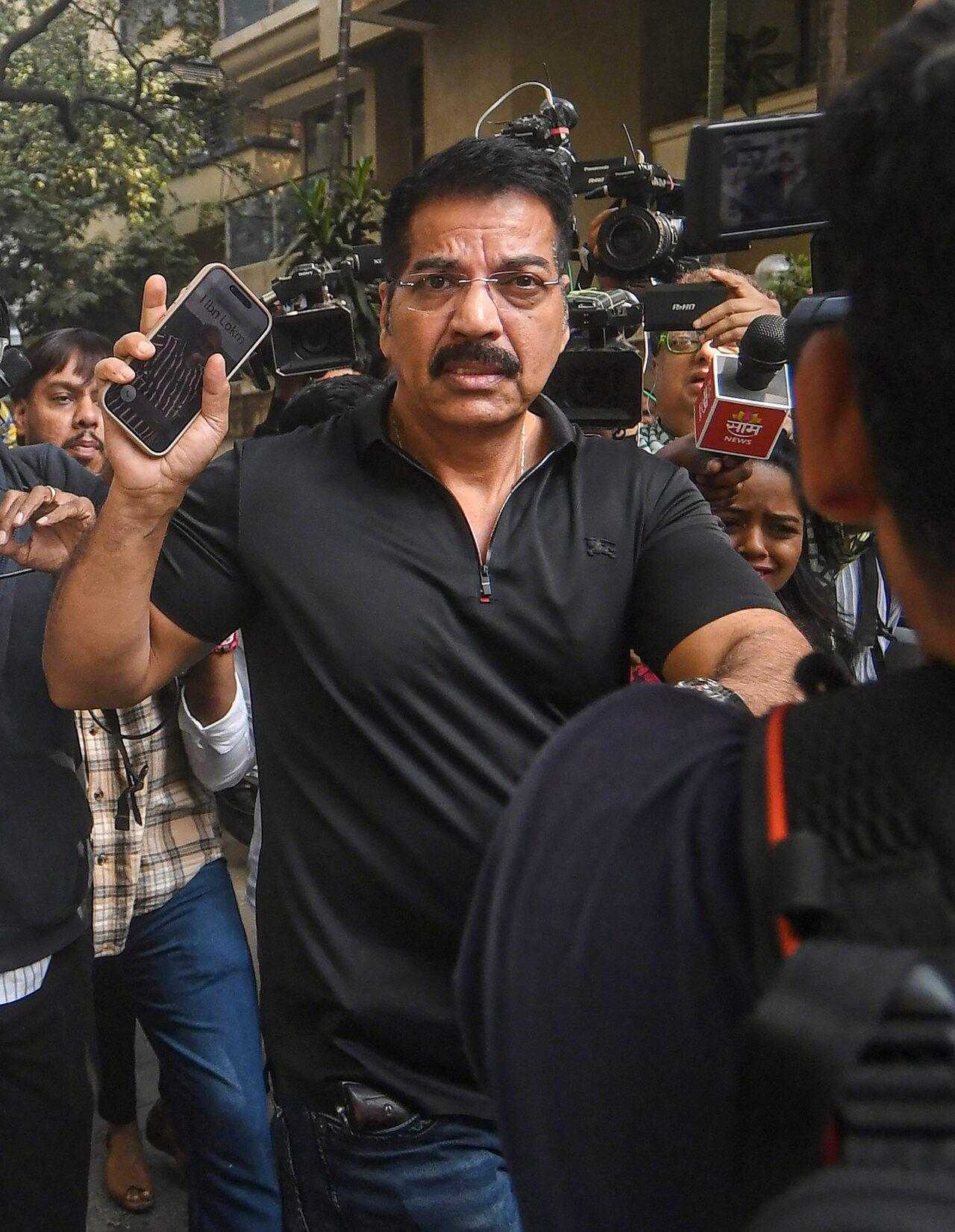 Mumbai Crime Branch officer Daya Nayak, who is handling the case was spotted at Saif's residence.