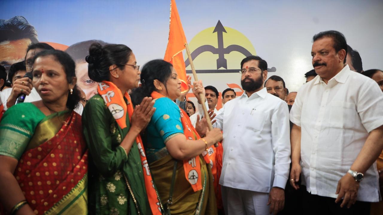 People from districts like Thane, Palghar, Akola, Solapur, Chhatrapati Sambhajinagar, Pune, Ahilyanagar and Nagpur joined Shinde's party, an official statement said