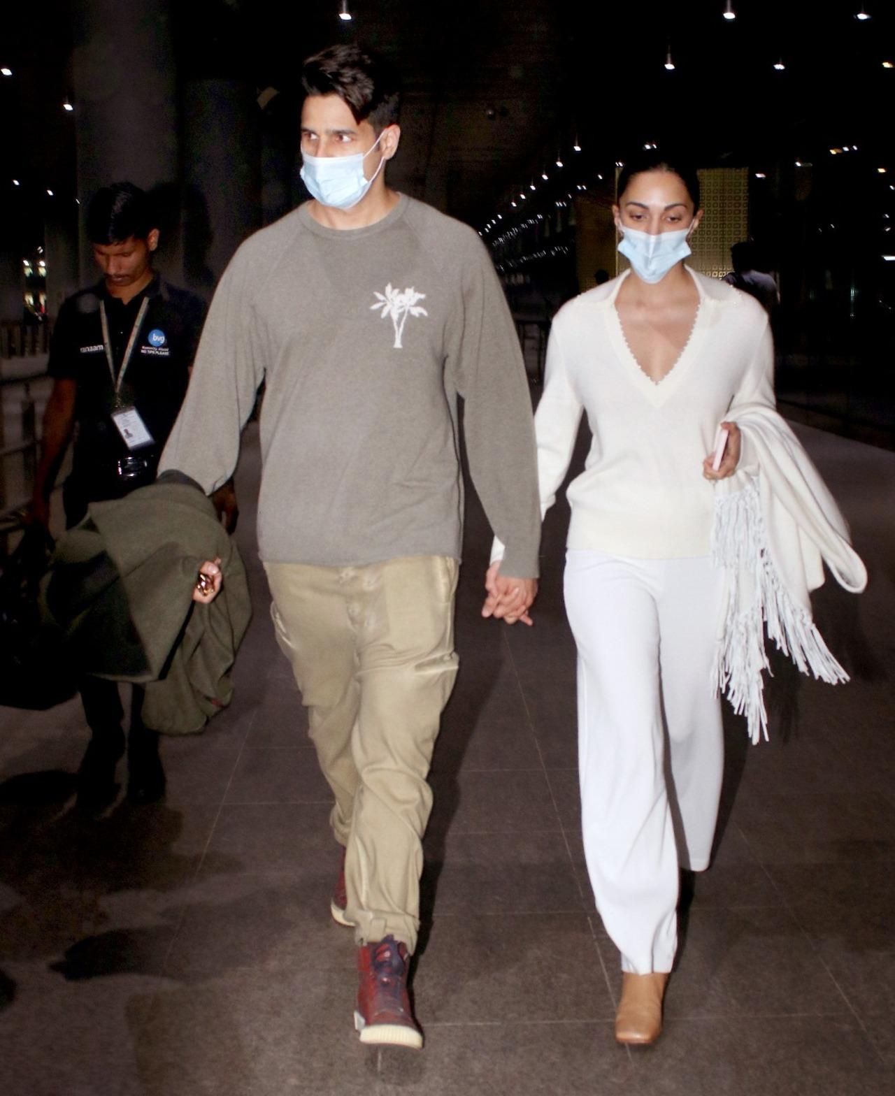 Sidharth Malhotra and Kiara Advani return from Mumbai after celebrating the former's 40th birthday