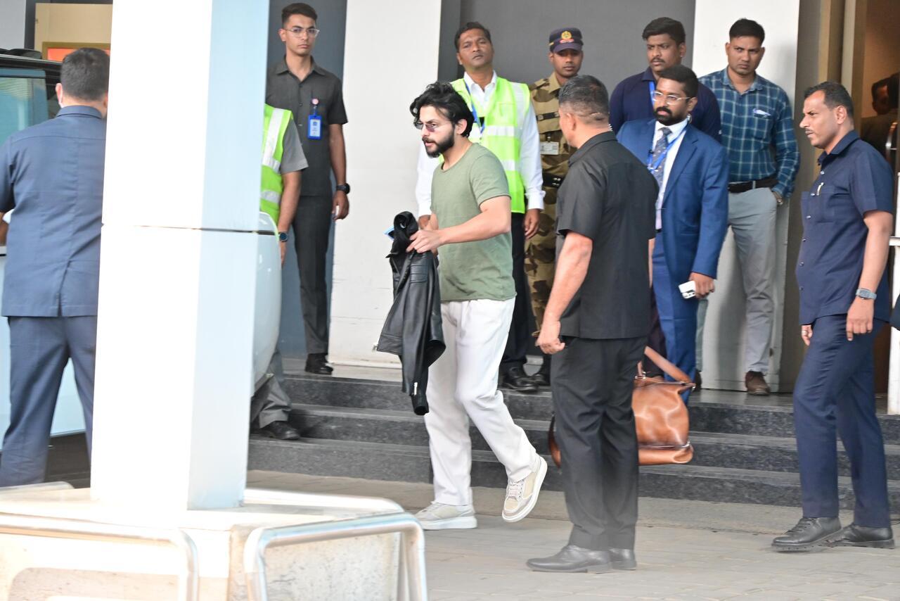 Shikhar Pahariya, Janhvi Kapoor's rumoured boyfriend, spotted at Kalina airport