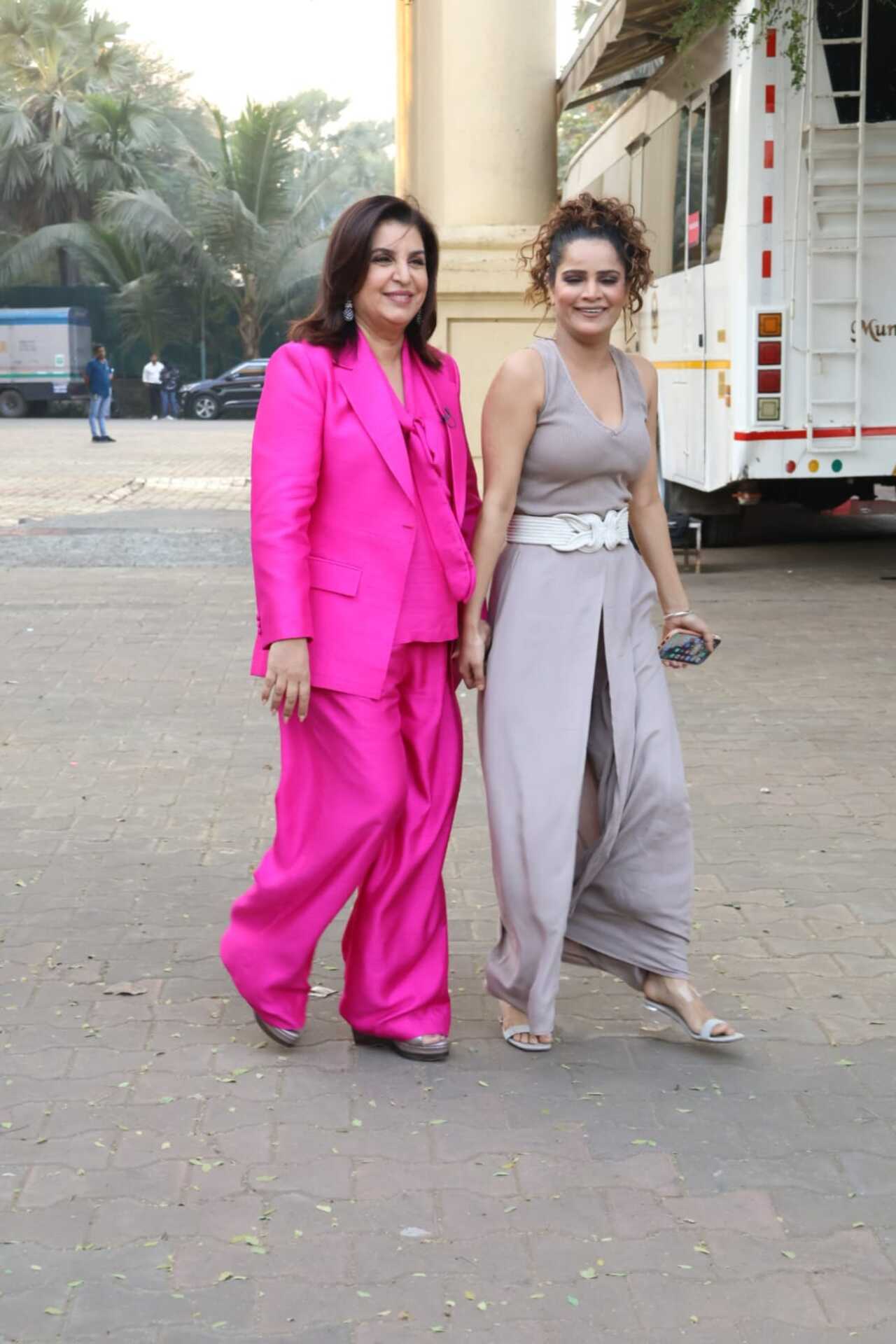 Farah Khan and Archana spotted together on the sets of Laughter Chef Unlimited