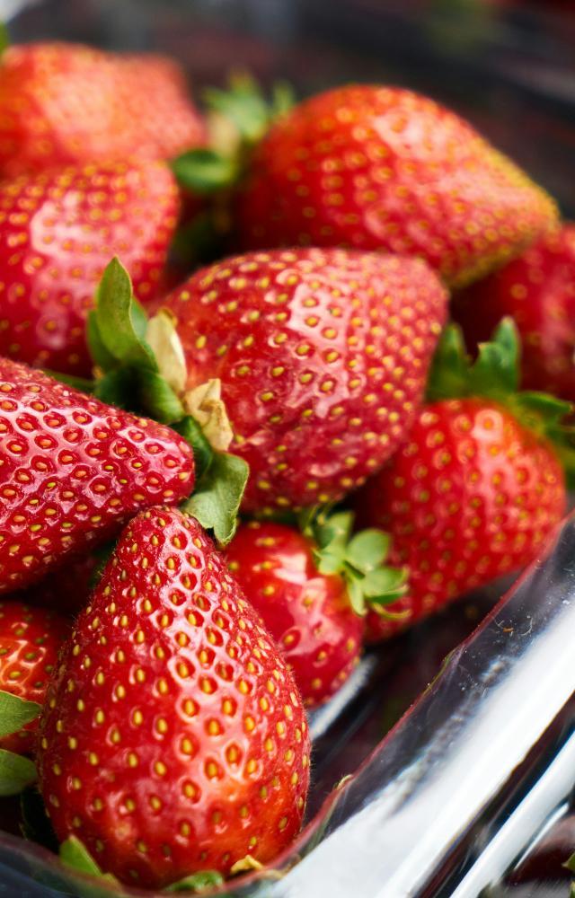 5 classic strawberry drinks and desserts to try this season