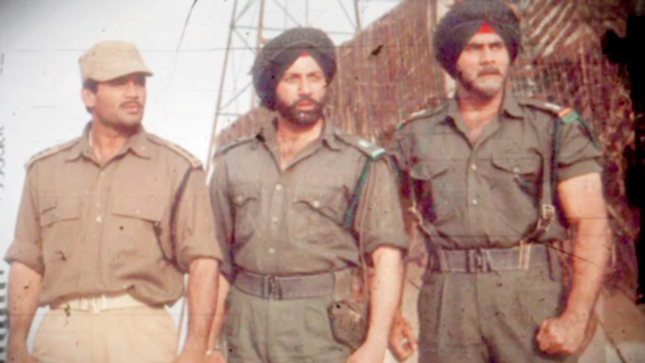 Suniel Shetty, Sunny Deol and Puneet Issar in Border (1997)