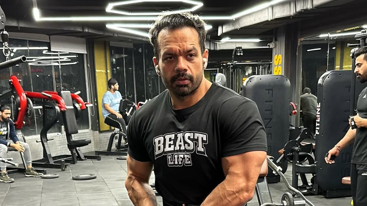Gaurav Taneja aka Flying Beast gets locked out of LinkendIn after updating bio