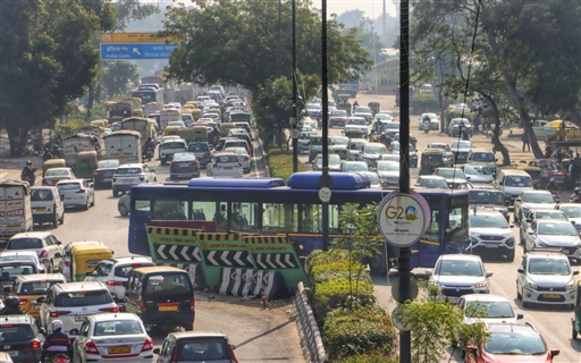 IN PHOTOS: Traffic disruptions in central Delhi during Republic Day rehearsal