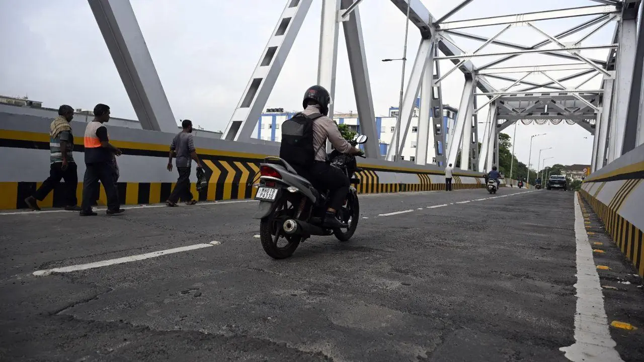 In Photos: Cracks and early damages on the newly renamed Sindoor Flyover