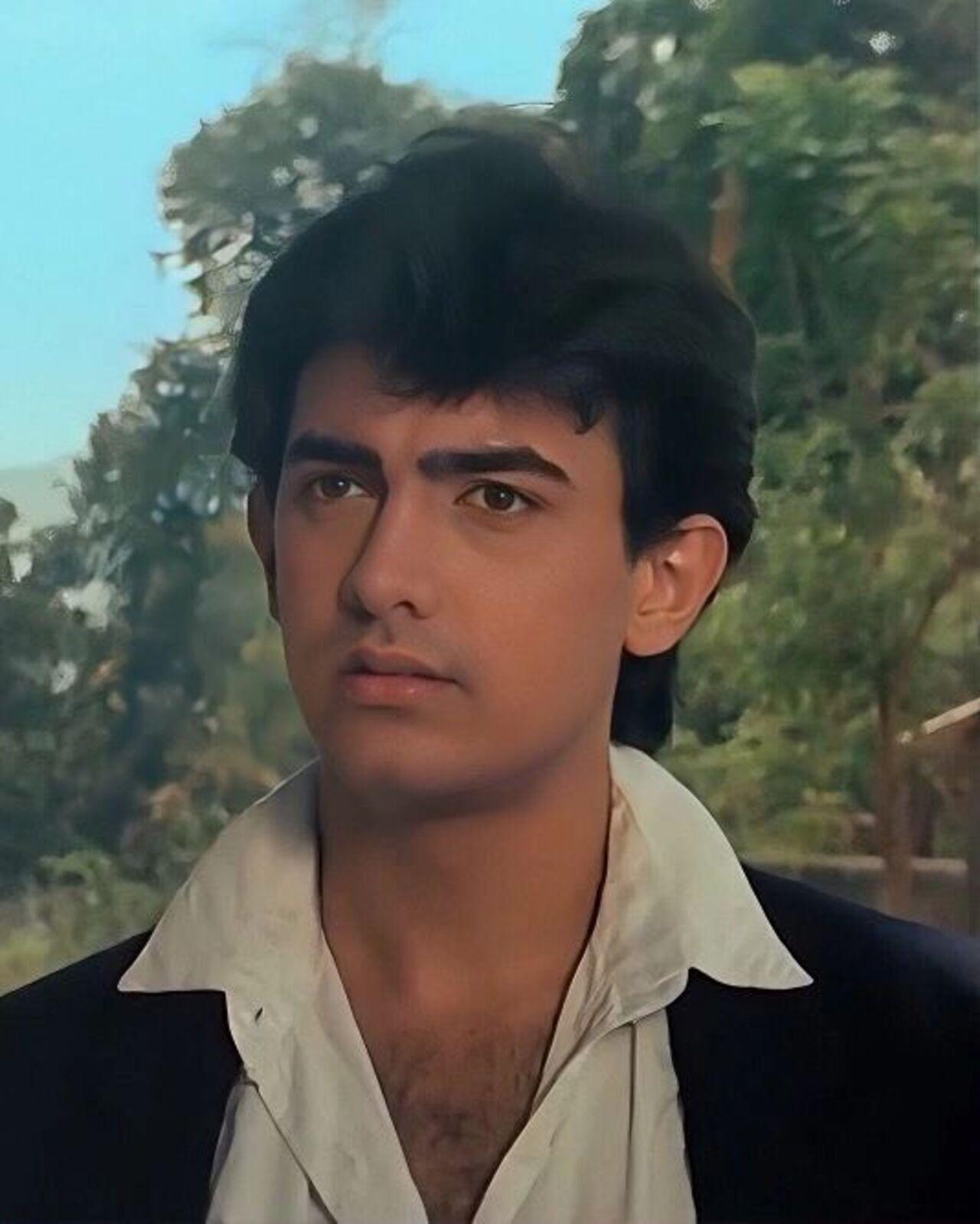 Before etching a name for himself as Mr Perfectionist, Aamir Khan debuted in the industry with 1988's Qayamat Se Qayamat Tak as Raj, who decides to elope with his lover Rashmi, knowing their family rivalry.