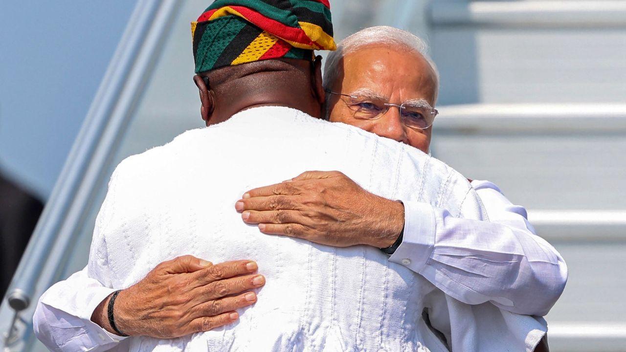 In a special gesture, Ghana President John Dramani Mahama received Prime Minister Modi at the airport, where he was accorded a ceremonial welcome.