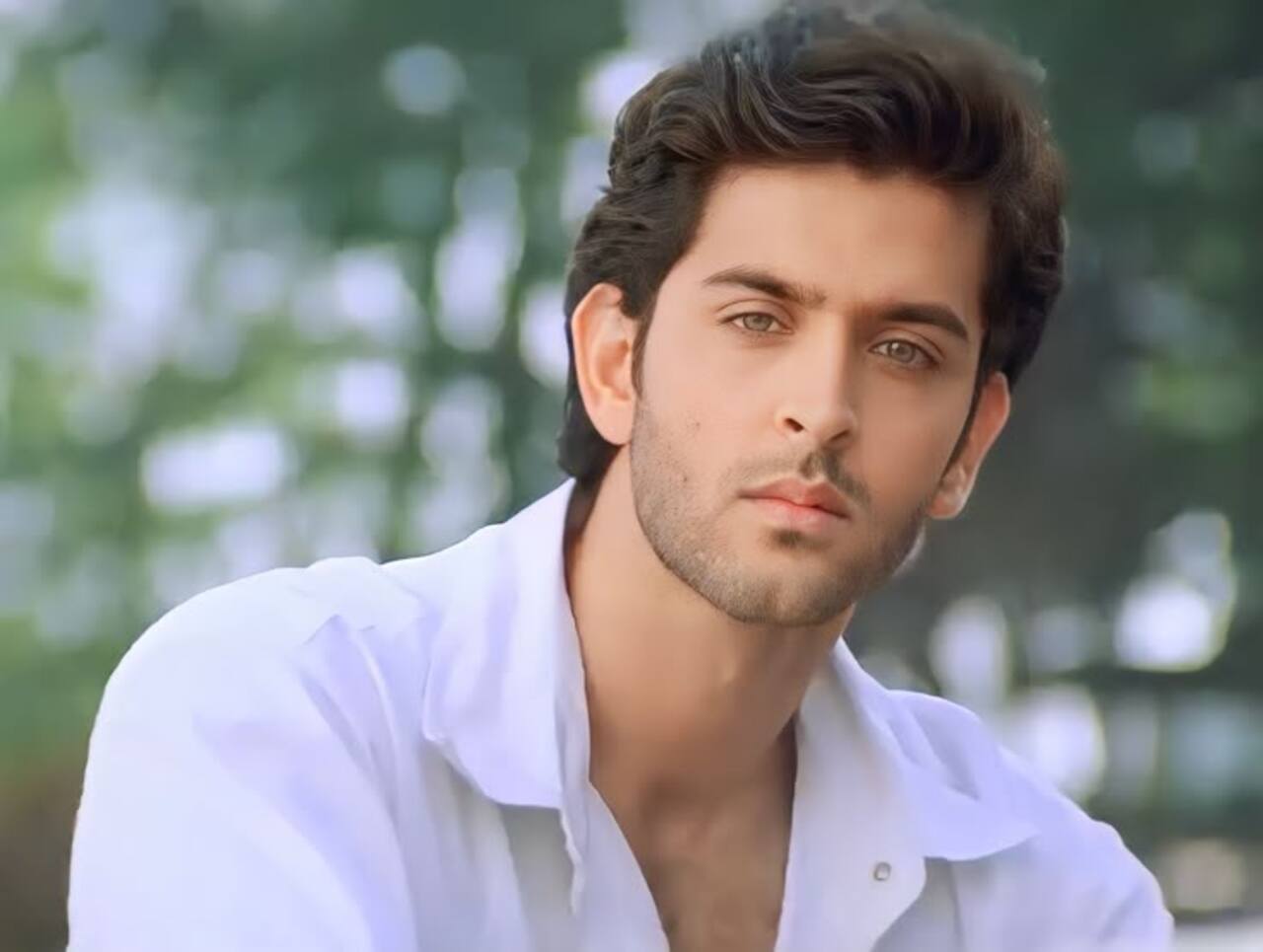 Hrithik Roshan set foot in the industry with the romantic action film Kaho Naa... Pyaar Hai. He played the role of Rohit, who is eventually killed, leaving his lover Sonia in despair.