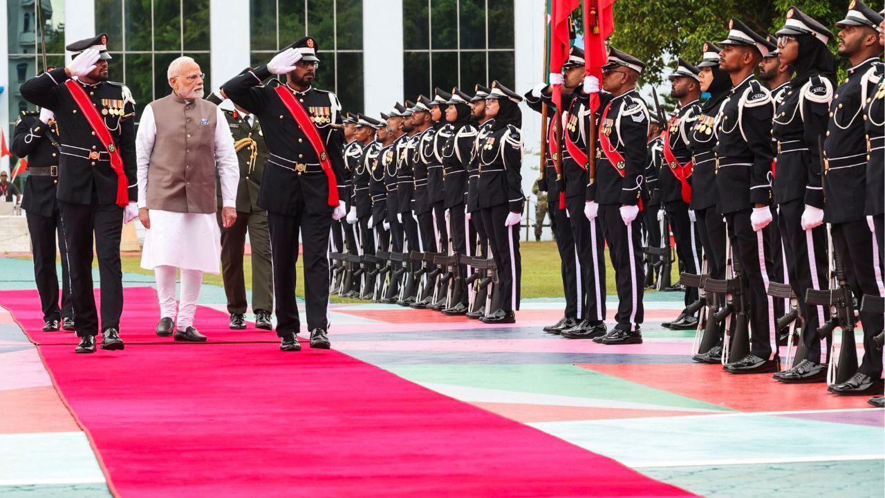PM Modi received a 21-gun salute at the ceremonial welcome in Malé, Maldives.