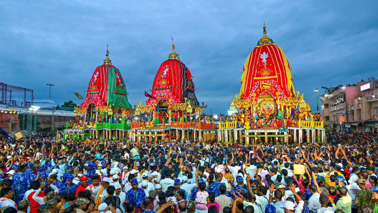 Temple sources informed that the deities adorn such golden jewellery at least five times a year. While one such ritual is held outside the temple on chariots during the Rath Yatra, it is held inside the shrine on four occasions: Dussehra, Kartika Purnima, Pausa Purnima and Dola Purnima
