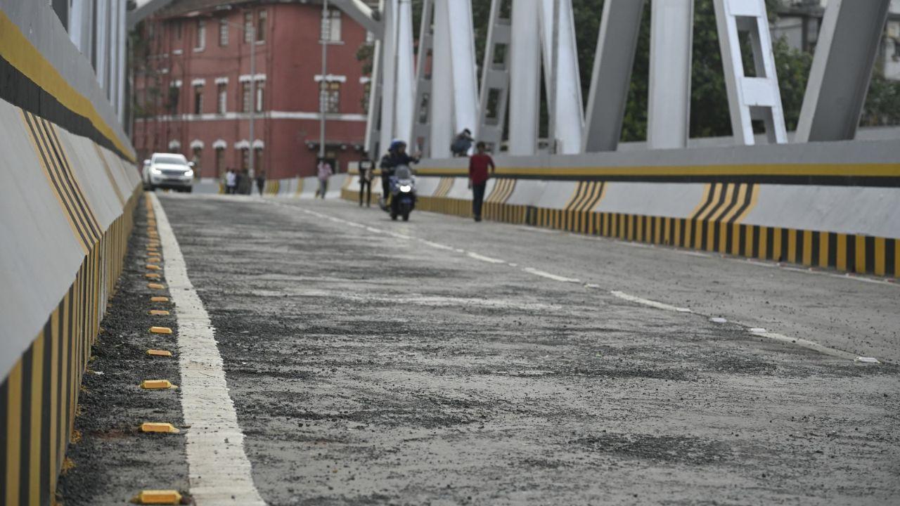 As South Mumbai embraces the Sindoor Flyover, deteriorating and bad road quality on the Masjid to Pdemello lane raises questions about the long-term durability and maintenance planning of the flyover.