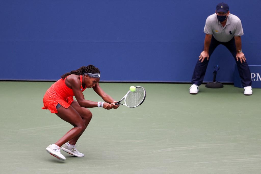 Line officials had worked alongside technology since 2007, when Hawk-Eye replays began assisting contentious calls. The umpire’s simple hand gesture for a review would send a ripple of excitement through Centre Court, triggering rhythmic clapping as fans waited for the replay on giant screens. That thrill, many say, is now missing