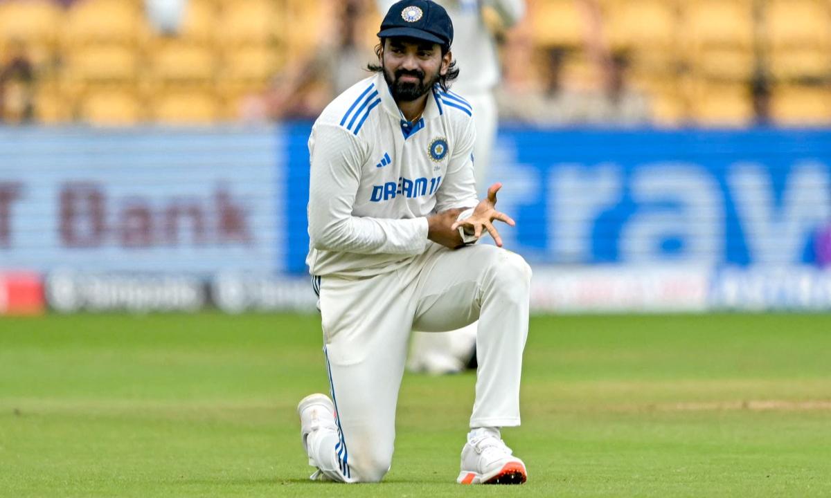 Leading the chart is Sachin Tendulkar, who amassed 1,575 runs in 17 Tests and 30 innings in England at an average of 54.31, including four centuries and eight fifties. Rahul Dravid follows with 1,376 runs from just 13 Tests and 23 innings, boasting a staggering average of 68.80, along with six centuries and four half-centuries. Sunil Gavaskar rounds off the trio with 1,152 runs in 16 Tests and 28 innings, averaging 41.14 with two centuries and eight fifties