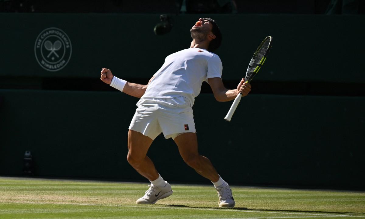 Carlos Alcaraz sinks Taylor Fritz to roar into third consecutive Wimbledon final