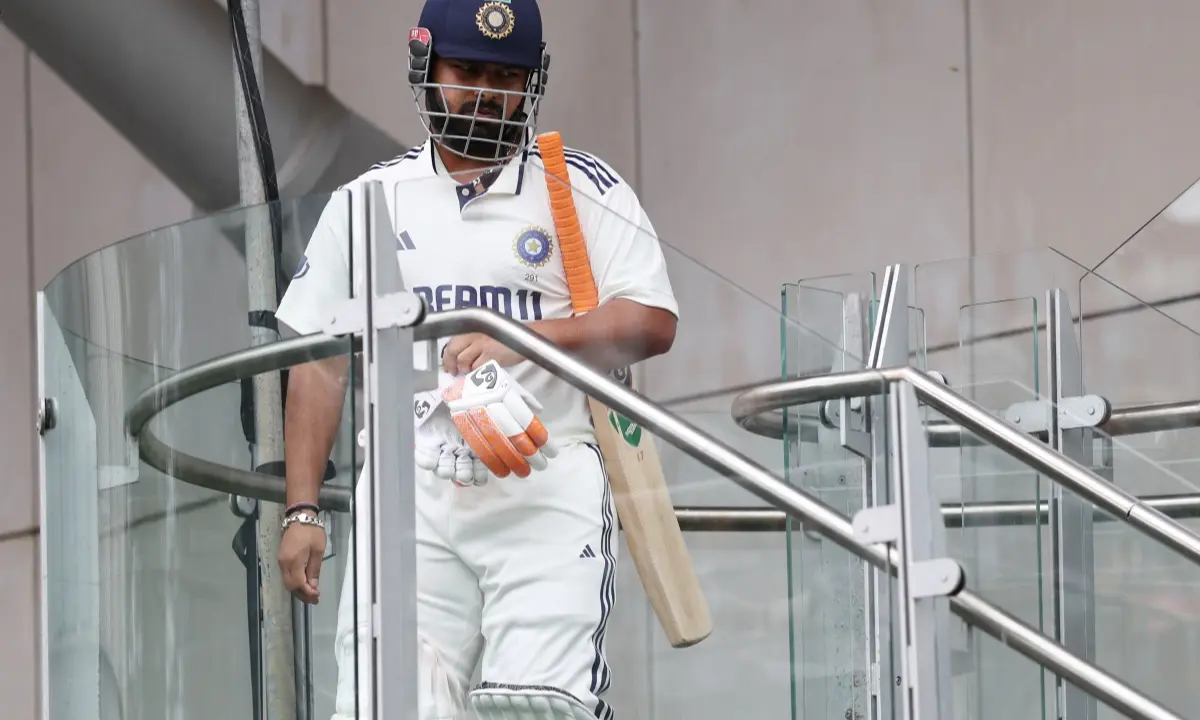 Rishabh Pant battles toe fracture to slam gritty fifty in Manchester Test