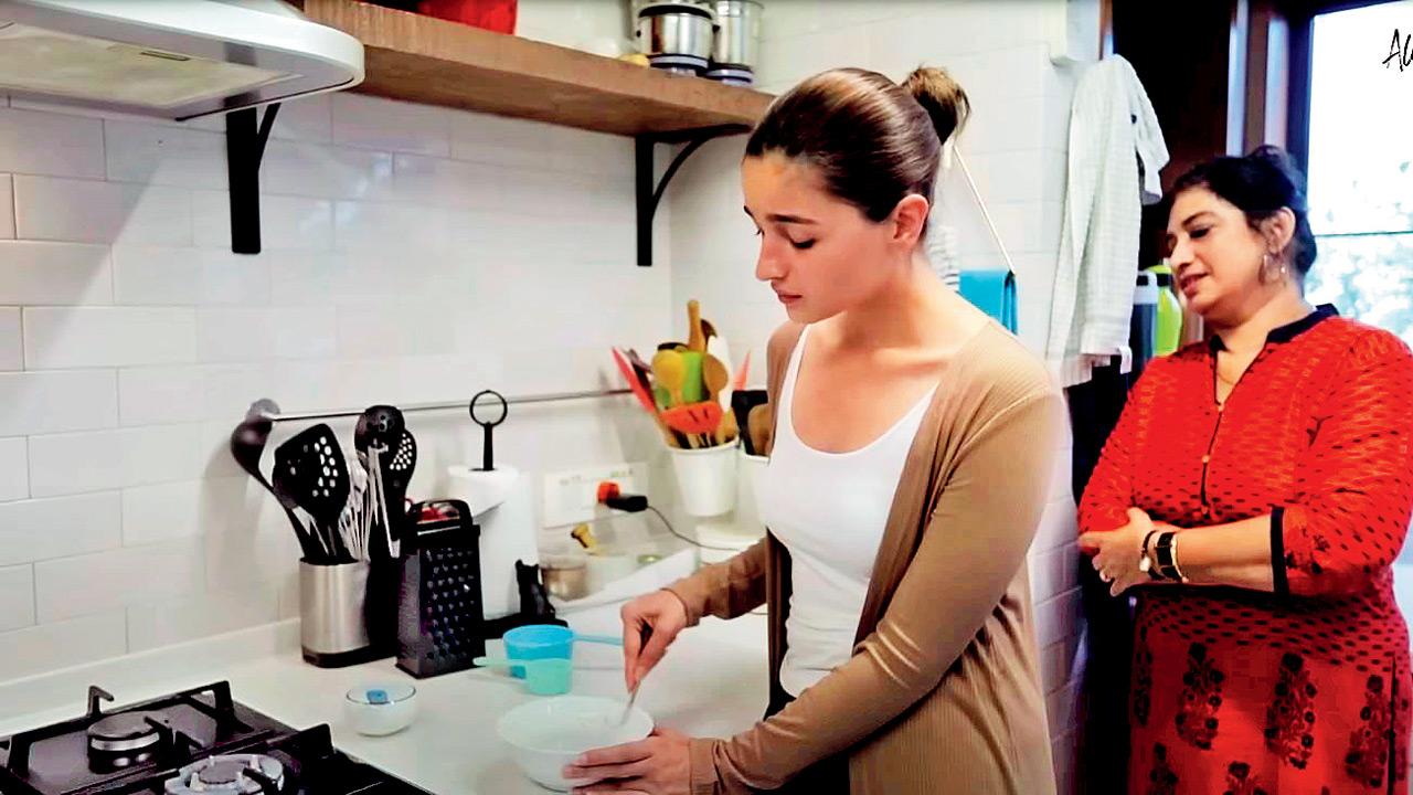 Alia Bhatt whips up a chia seed pudding in her kitchen. PIC COURTESY/ALIA BHATT ON INSTAGRAM