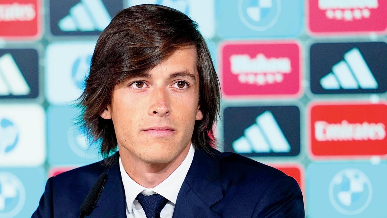 Madrid sign defender Carreras from Benfica