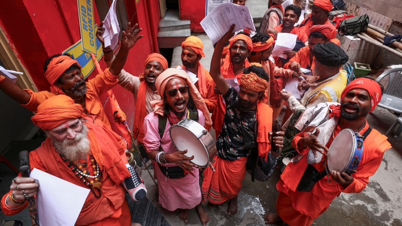 Escorted by CRPF and police personnel, the 13th batch of 6,143 pilgrims, including 4,691 men, 1,248 women and 17 children, left the Bhagwati Nagar base camp here in 235 vehicles between 3:30 am and 4:00 am, the officials said