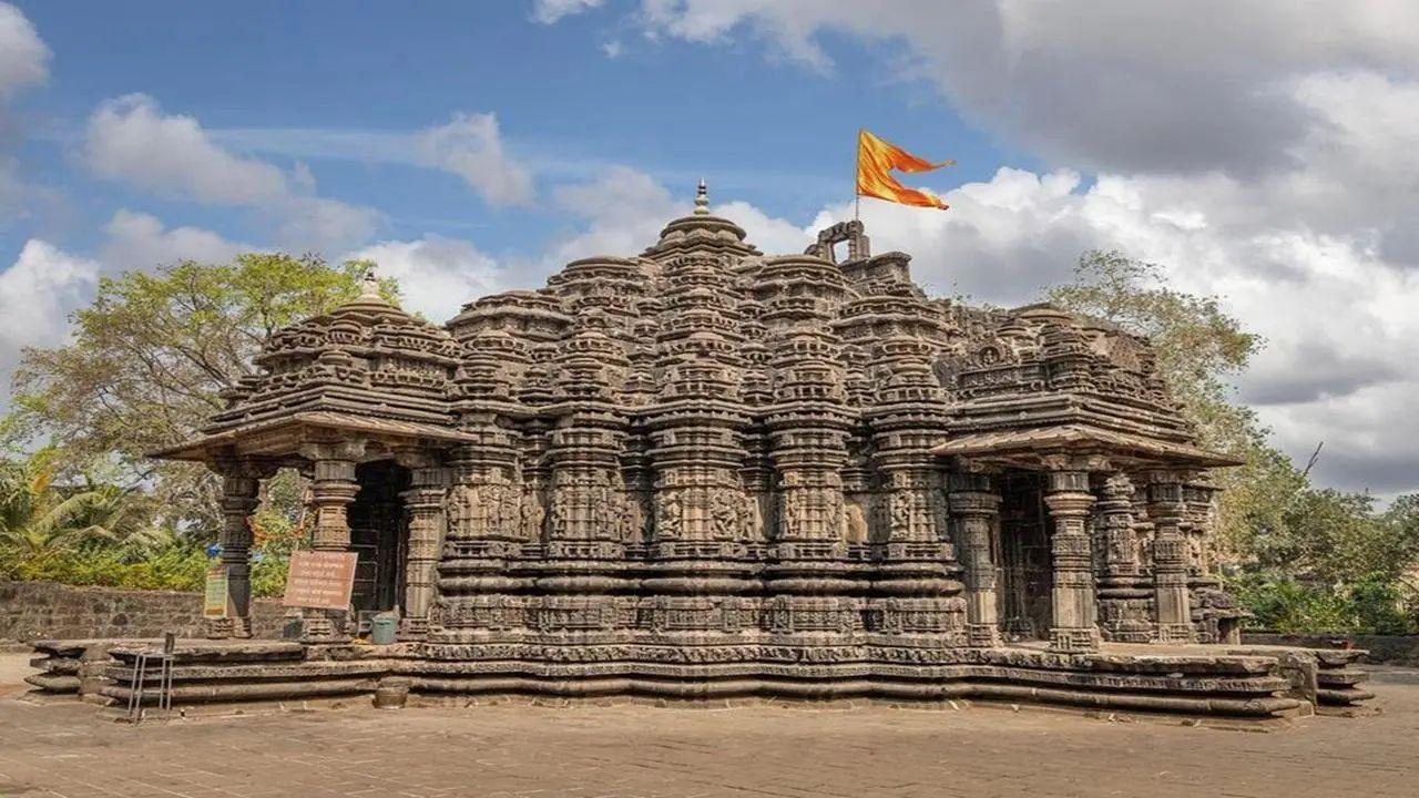 Set along the banks of the Waldhuni River, the 11th-century Shiv Mandir in Ambarnath stands as a striking example of ancient stone architecture. Famous for its detailed carvings and deep historical roots, the temple is conveniently located near the Ambarnath railway station, making it a popular spiritual and cultural destination. FILE PIC