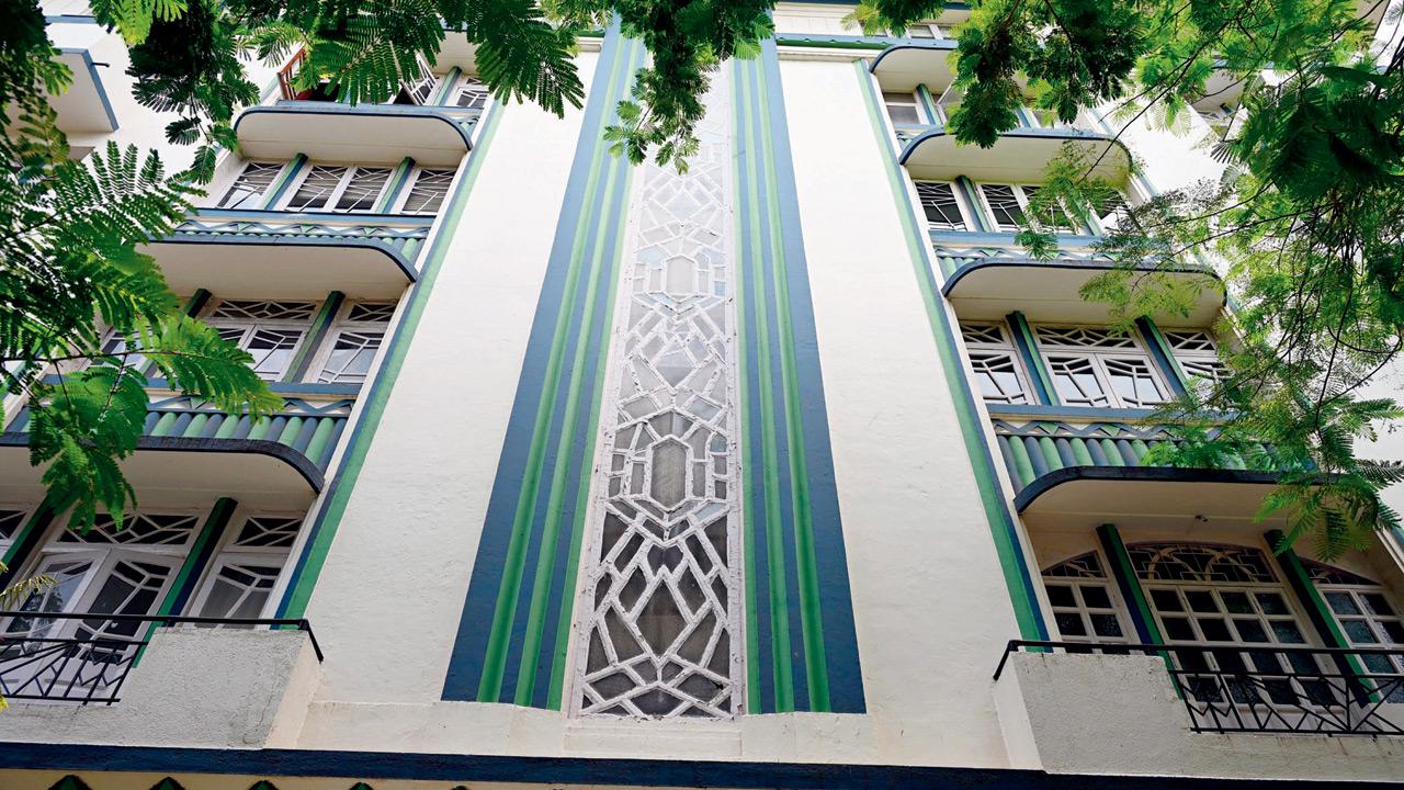 RAJJAB MAHAL, CHURCHGATE