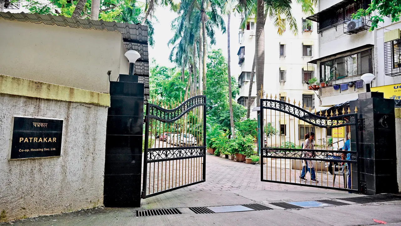 Mumbai: Bandra East residents rely on bottled water amid foul supply