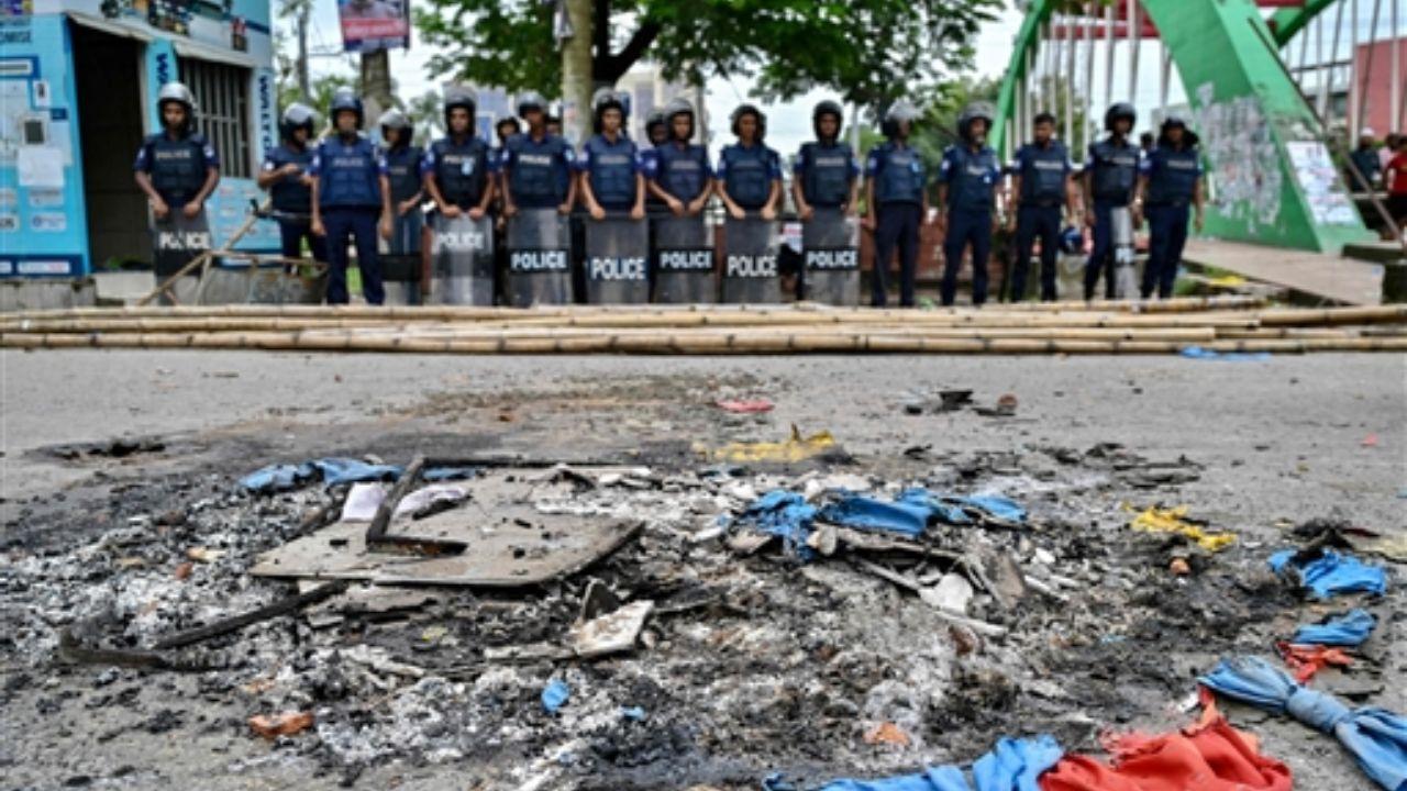 Violence broke out after Awami League supporters opposed a pre-scheduled National Citizen Party (NCP) rally at Poura Park in Gopalganj town, despite a recent government ban on all AL political activities