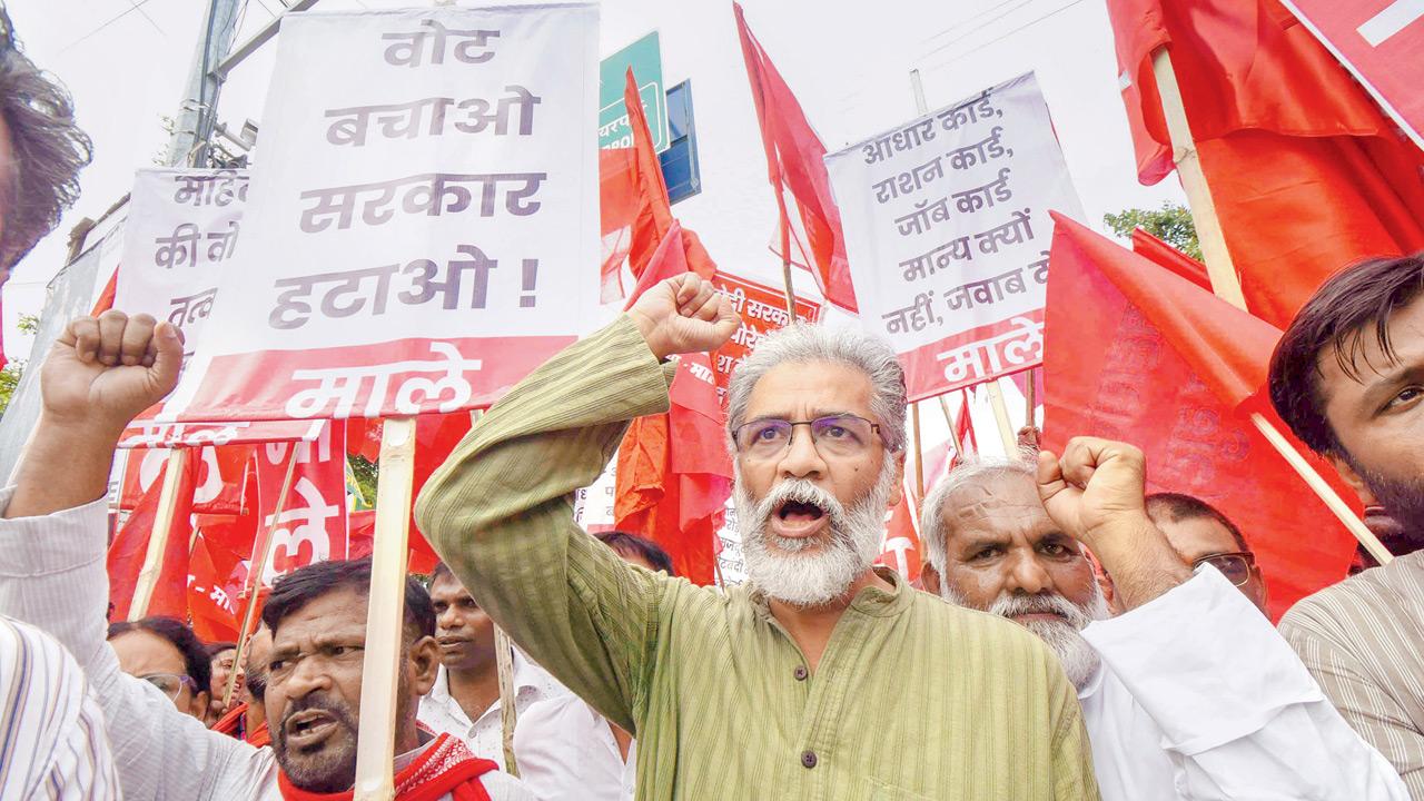Nepalis, Bangladeshis found in Bihar voter list: Officials