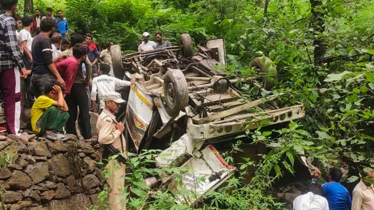 Jammu and Kashmir: Five dead, 17 injured as passenger vehicle falls into gorge