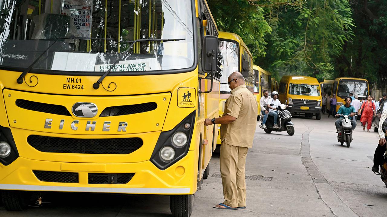 Goods transporters stick to July 2 shutdown call. Pic/Ashish Raje